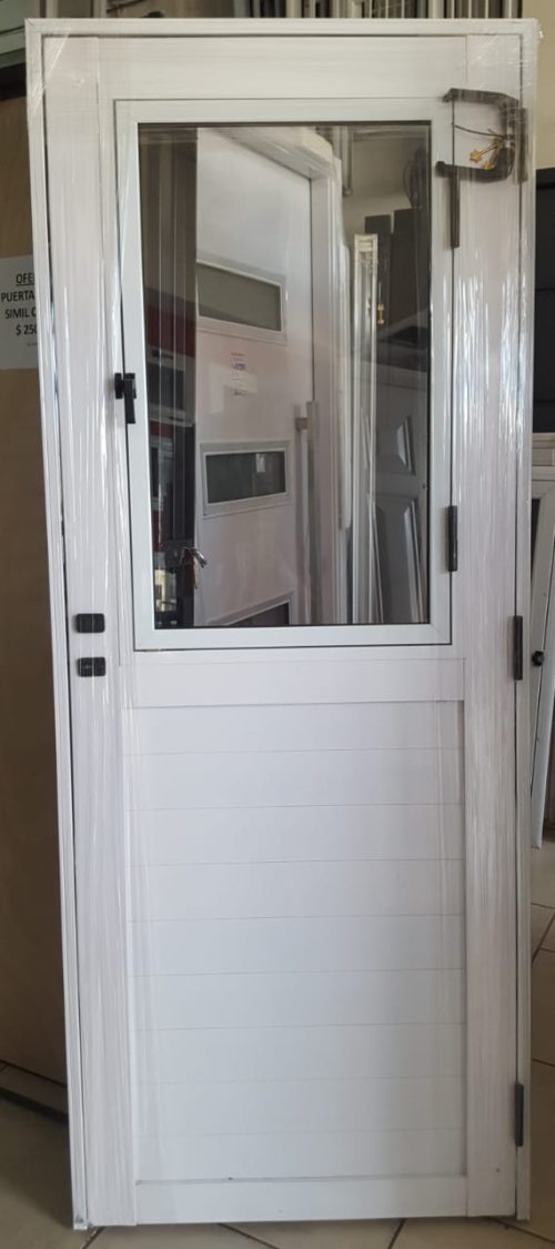 Puerta De  Aluminio Con Postigo De Abrir
