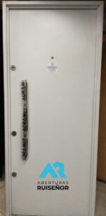 Puerta De Seguridad de 80